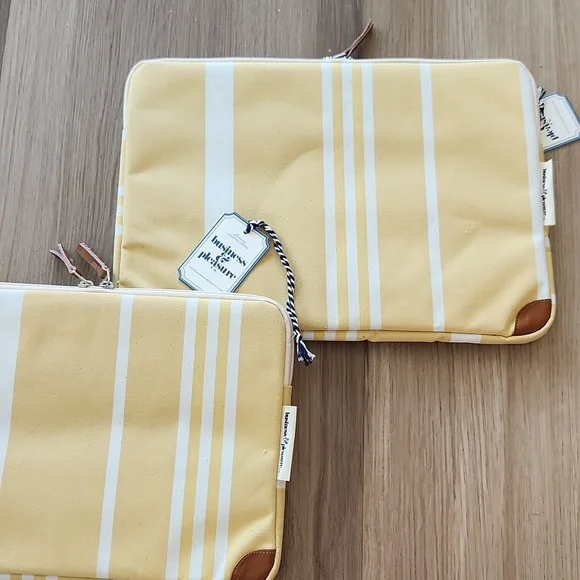 Home Business & Pleasure Co Laptop Sleeves | The Laptop Sleeve – Vintage Yellow - Picture 5 of 5